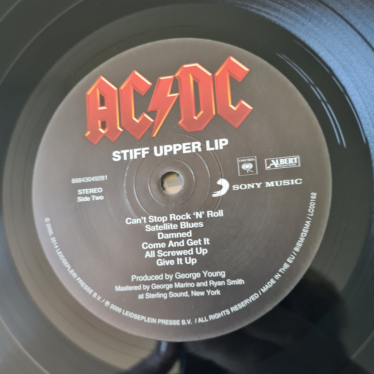 AC/DC – Stiff Upper Lip - 2000 (2014 European Pressing) - Vinyl Record LP