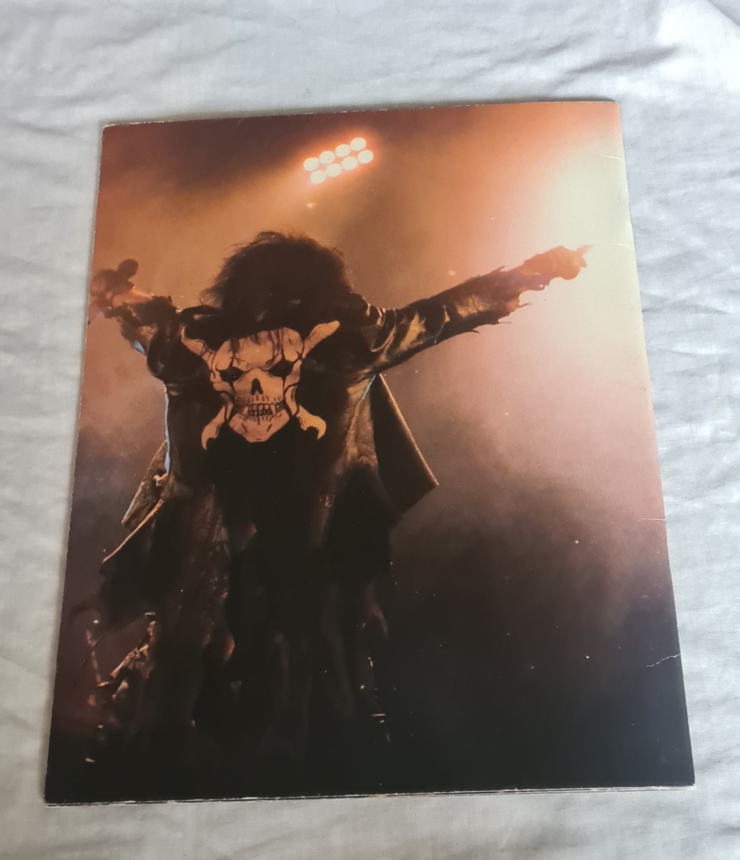 ALICE COOPER- 1987 RAISE YOUR FIST AND YELL TOUR - TOUR BOOK- PROGRAM - Sound Hound Records