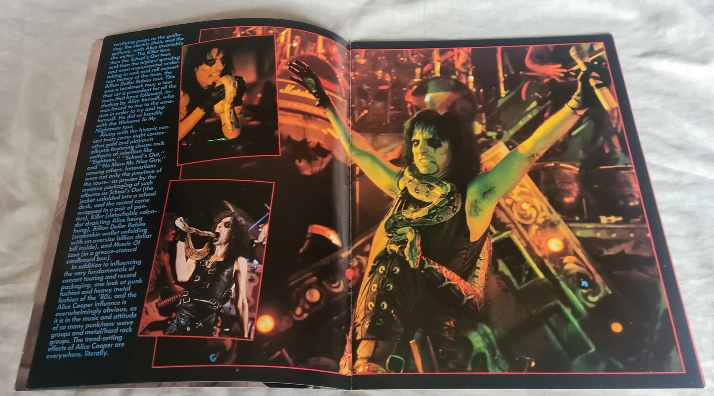 ALICE COOPER- 1986 THE NIGHTMARE RETURNS TOUR- TOUR BOOK- PROGRAM - Sound Hound Records