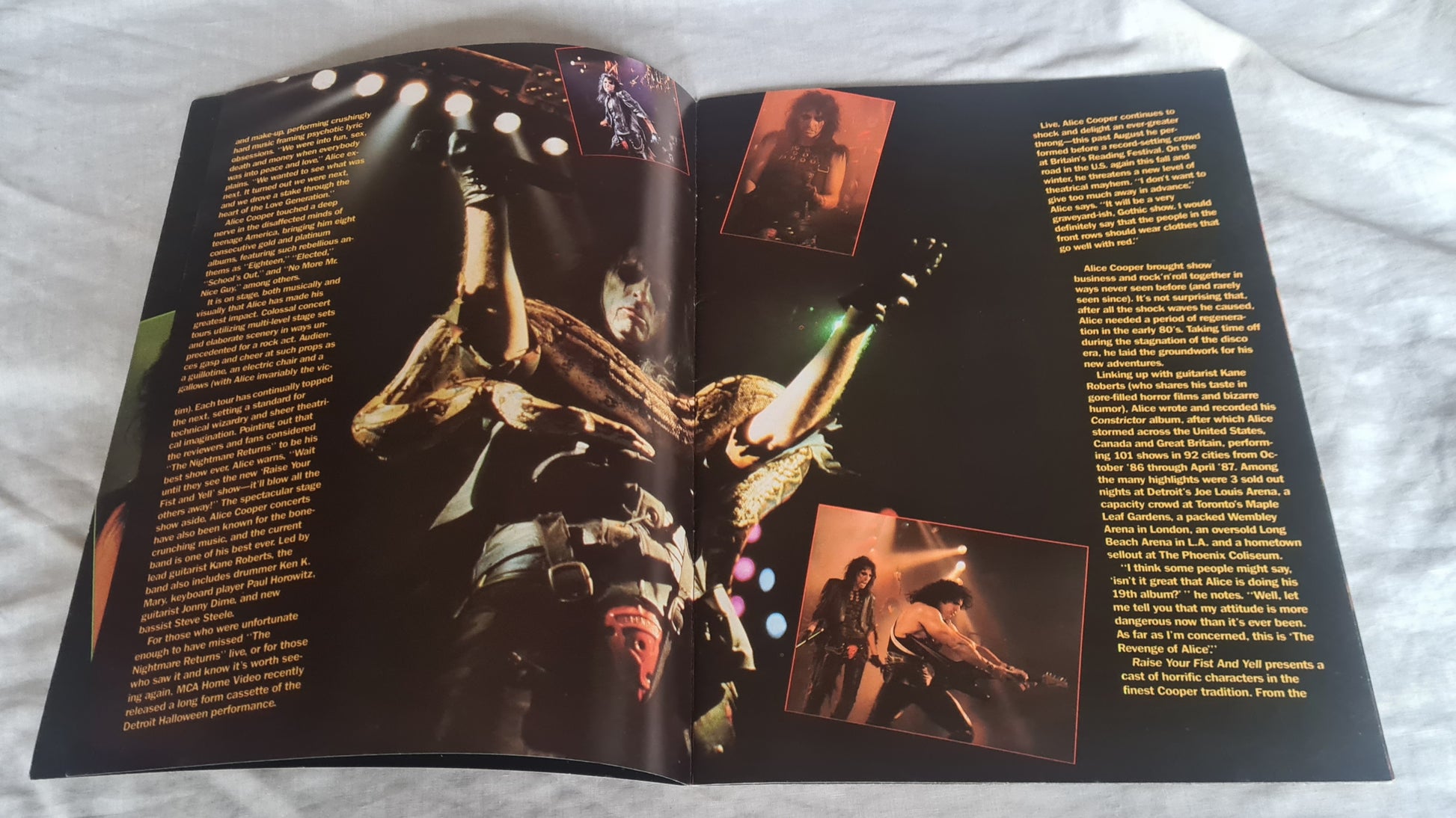 ALICE COOPER- 1987 RAISE YOUR FIST AND YELL TOUR - TOUR BOOK- PROGRAM - Sound Hound Records