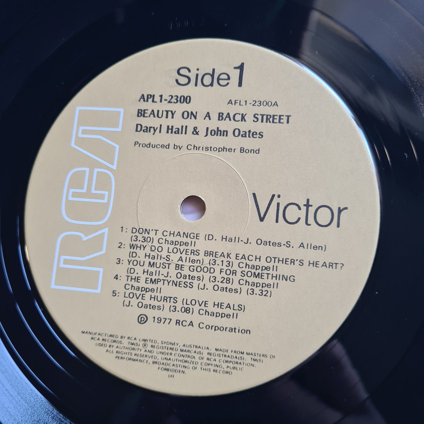 Daryl Hall & John Oates – Beauty On A Back Street - 1977 - Vinyl Record LP (near mint) - Sound Hound Records