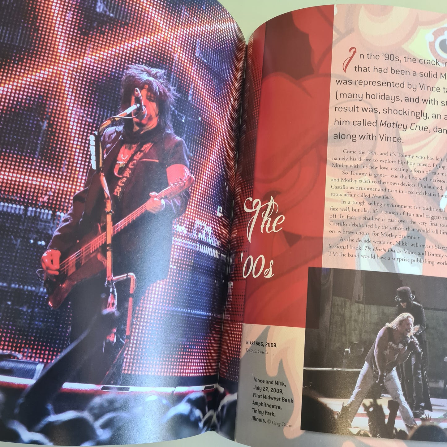 KICKSTART MY HEART - A MOTLEY CRUE DAY BY DAY - HARDCOVER BOOK - GLAM ROCK - Sound Hound Records