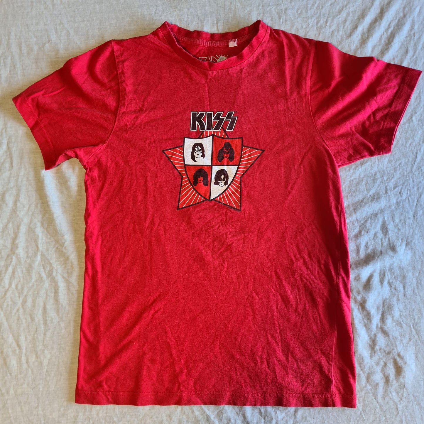KISS | Red Crest | Size Medium T-Shirt - Sound Hound Records