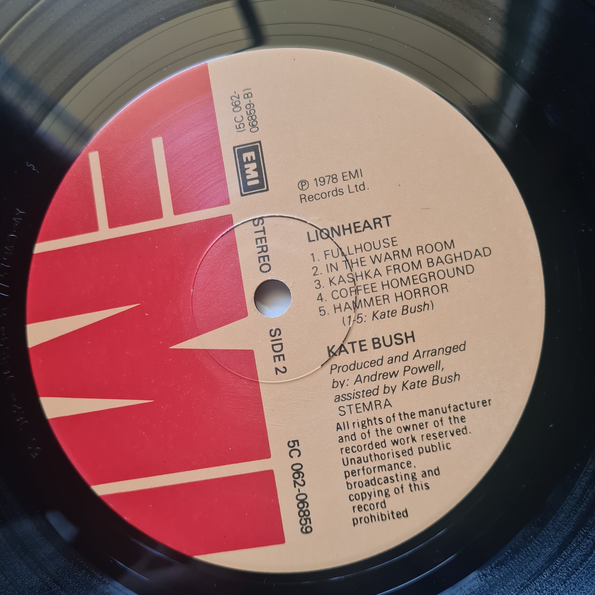 Kate Bush – Lion Heart - 1978 (Dutch Pressing) - Vinyl Record LP (Gatefold) - Sound Hound Records