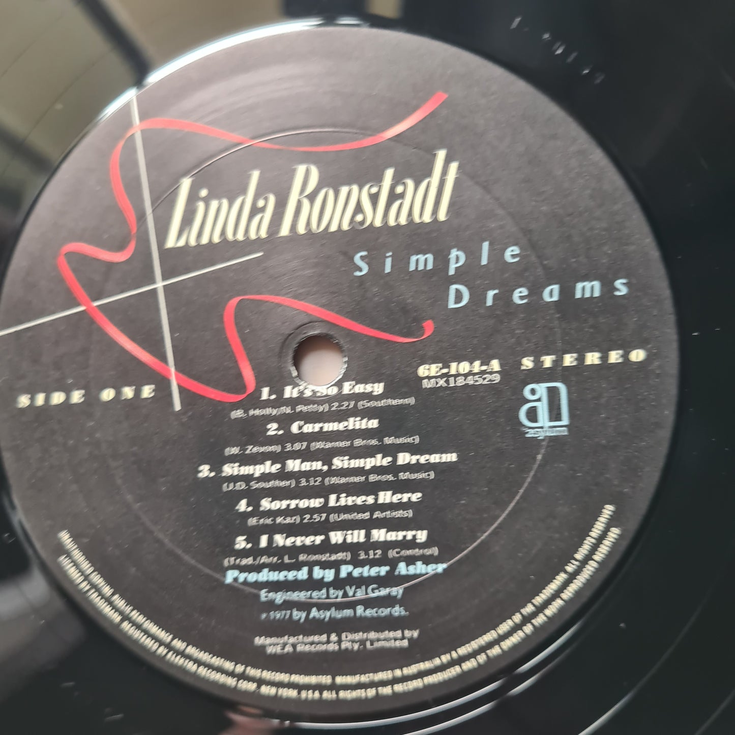 Linda Ronstadt – Simple Dreams - 1977 (Gatefold) - Vinyl Record LP (near mint) - Sound Hound Records