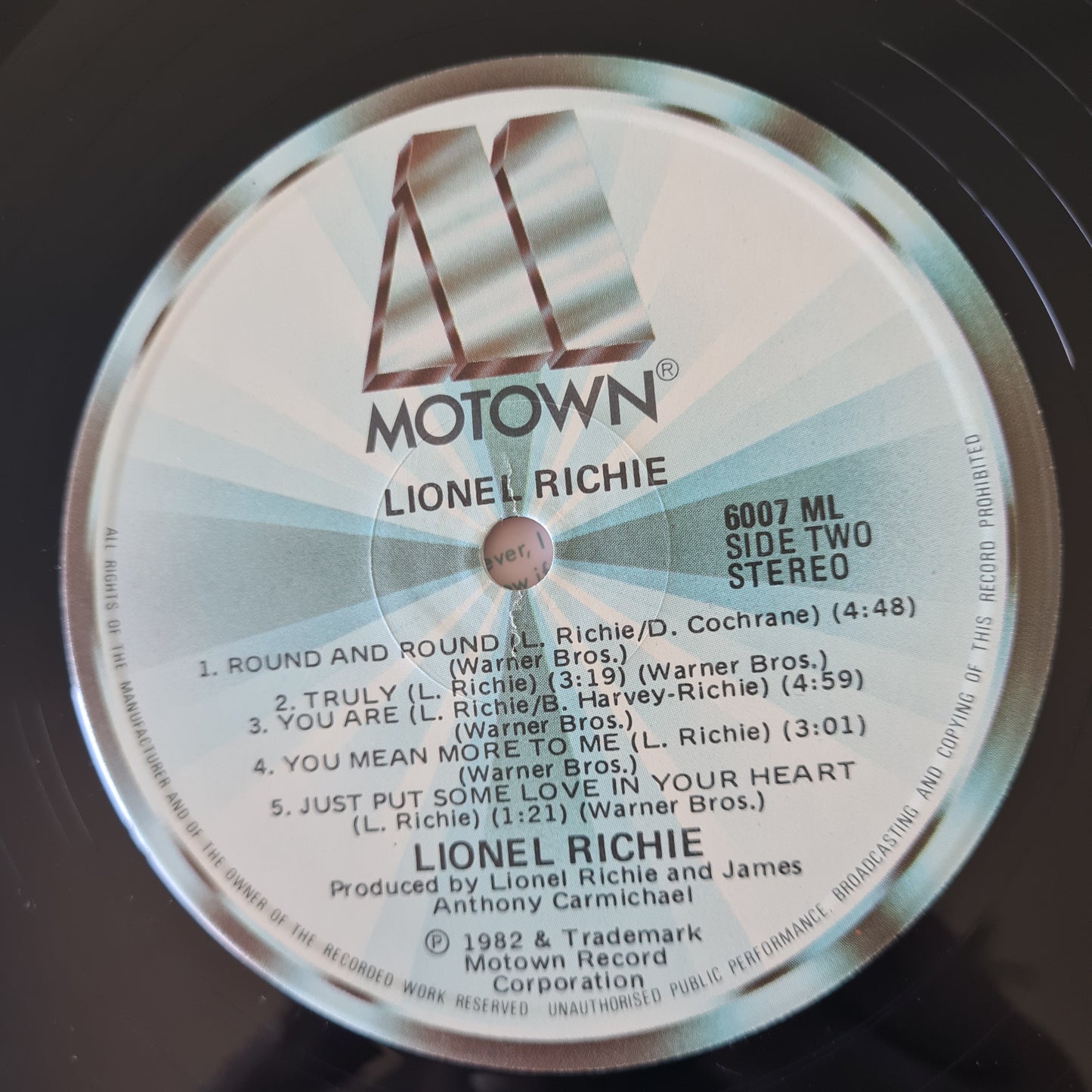 Lionel Richie – Lionel Richie - 1982 (Gatefold) - Vinyl Record LP - Sound Hound Records