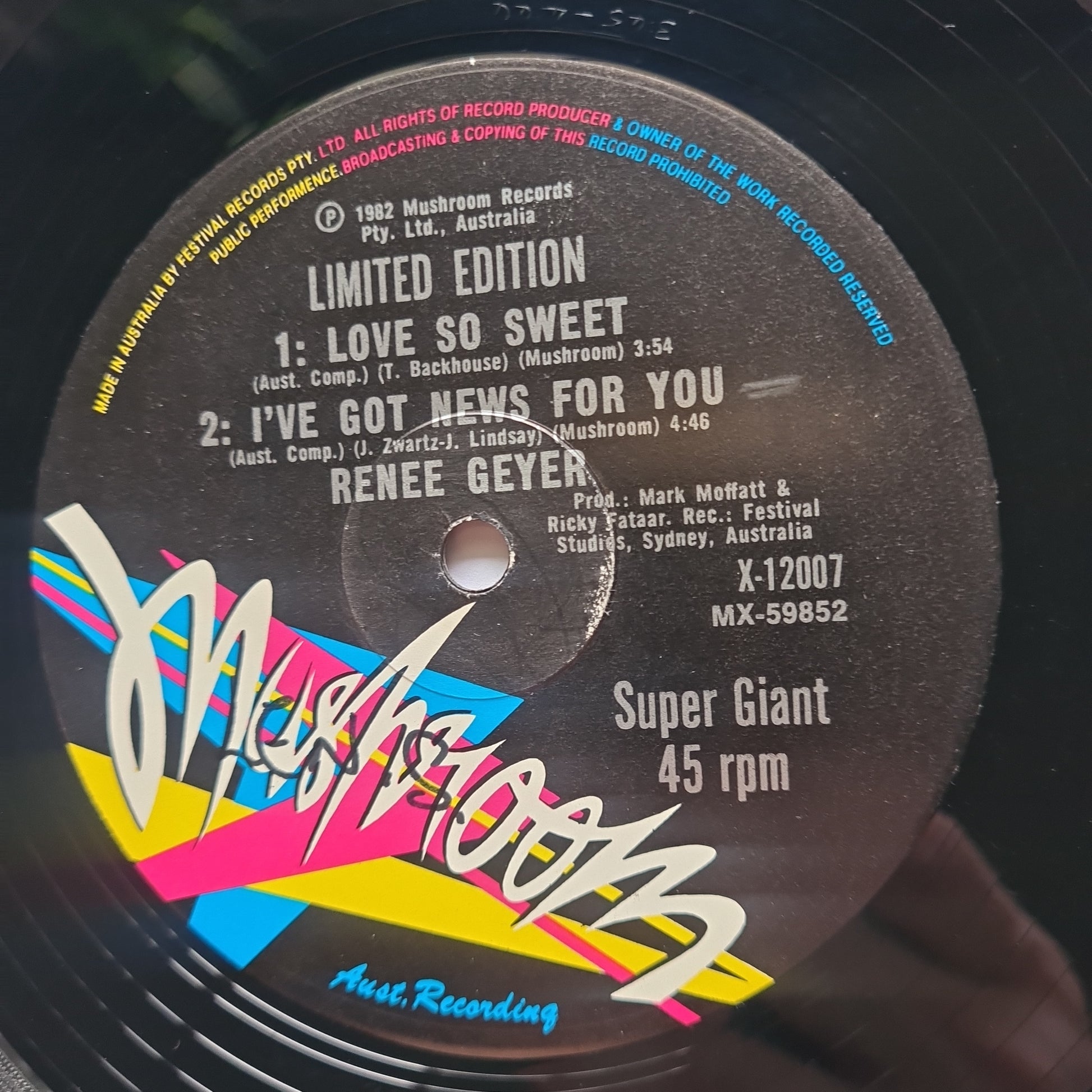 Renee Geyer – Love So Sweet - 1982 - Vinyl Record (12inch Single) - Sound Hound Records