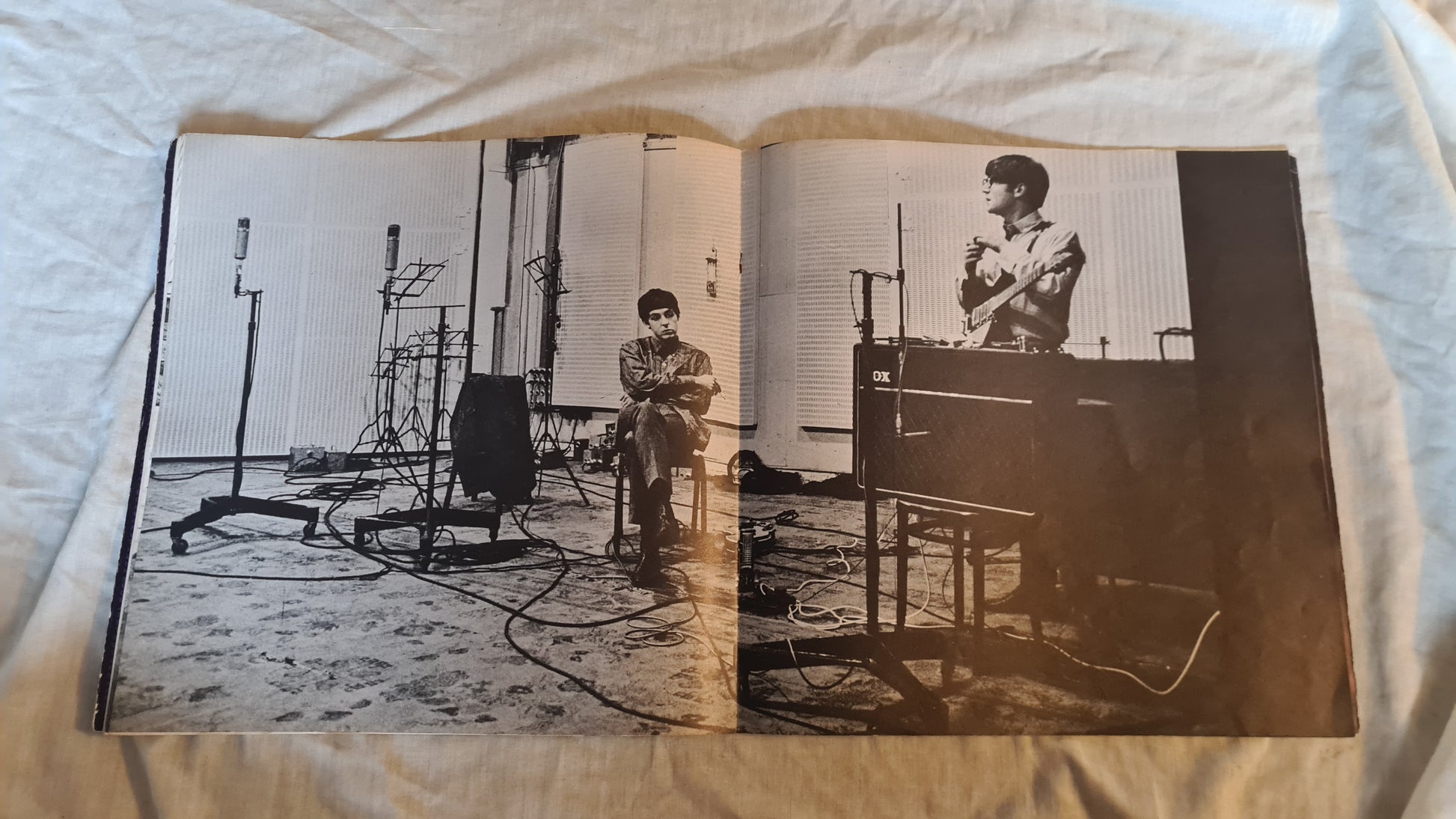 THE BEATLES - BEATLES LTD: ORIGINAL 1964 TOUR BOOK- TOUR PROGRAM- VINTAGE RARE - Sound Hound Records