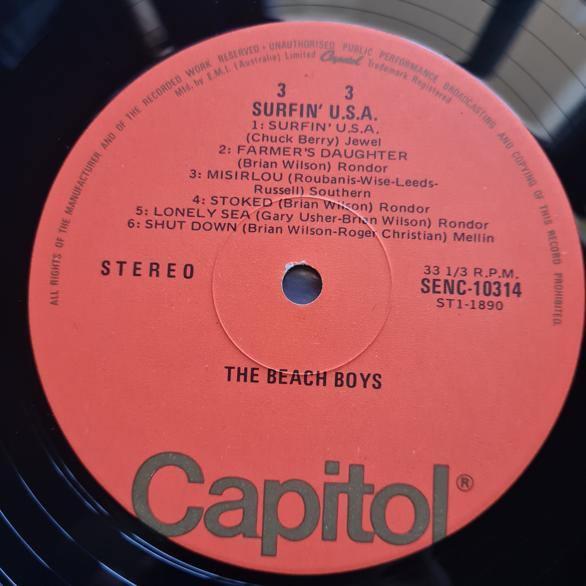 The Beach Boys – Surfin' Safari / Surfin' USA - 1962/63 (1976 Australian Pressing) - Vinyl Record 2LP - Sound Hound Records