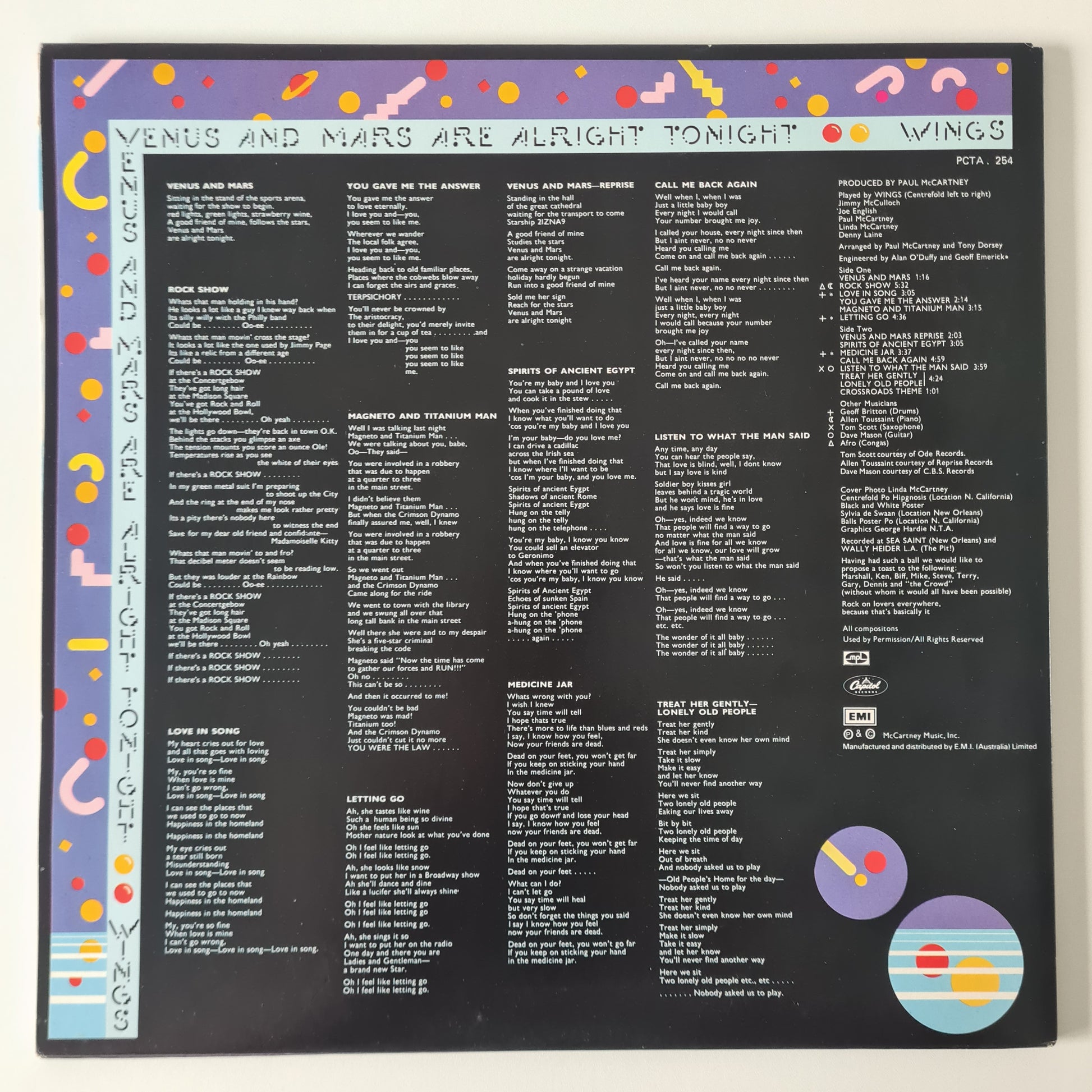 Wings – Venus & Mars - 1975 (with Posters, Book Mark & Sticker) - Vinyl Record LP (near mint) - Sound Hound Records
