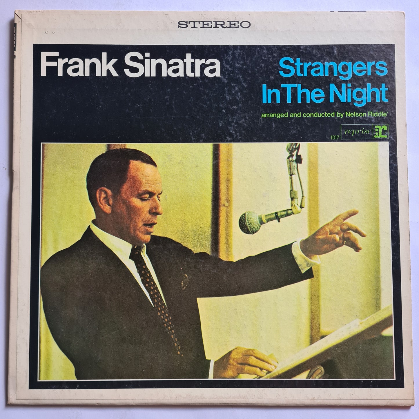 Frank Sinatra – Strangers In The Night - 1966 (USA pressing) - Vinyl Record LP